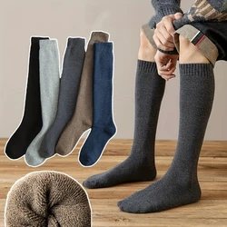 1 par de meias longas masculinas, meias grossas de panturrilha de outono e inverno, meias quentes de veludo de inverno, cor sólida de tubo alto