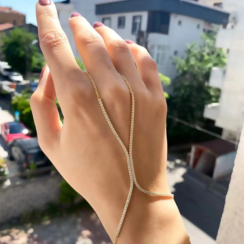European and American Fashion Ladies Jewelry Personality Temperament Zircon Material Integrated Finger Bracelet Jewelry