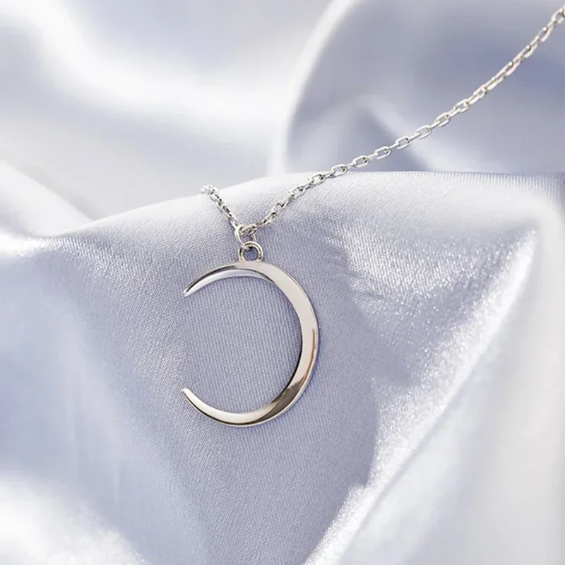 Sweet  Fashion Moon Silver Plated Jewelry Temperament Crescent Clavicle Chain Pendant Necklaces Goth Gold Necklace for Women