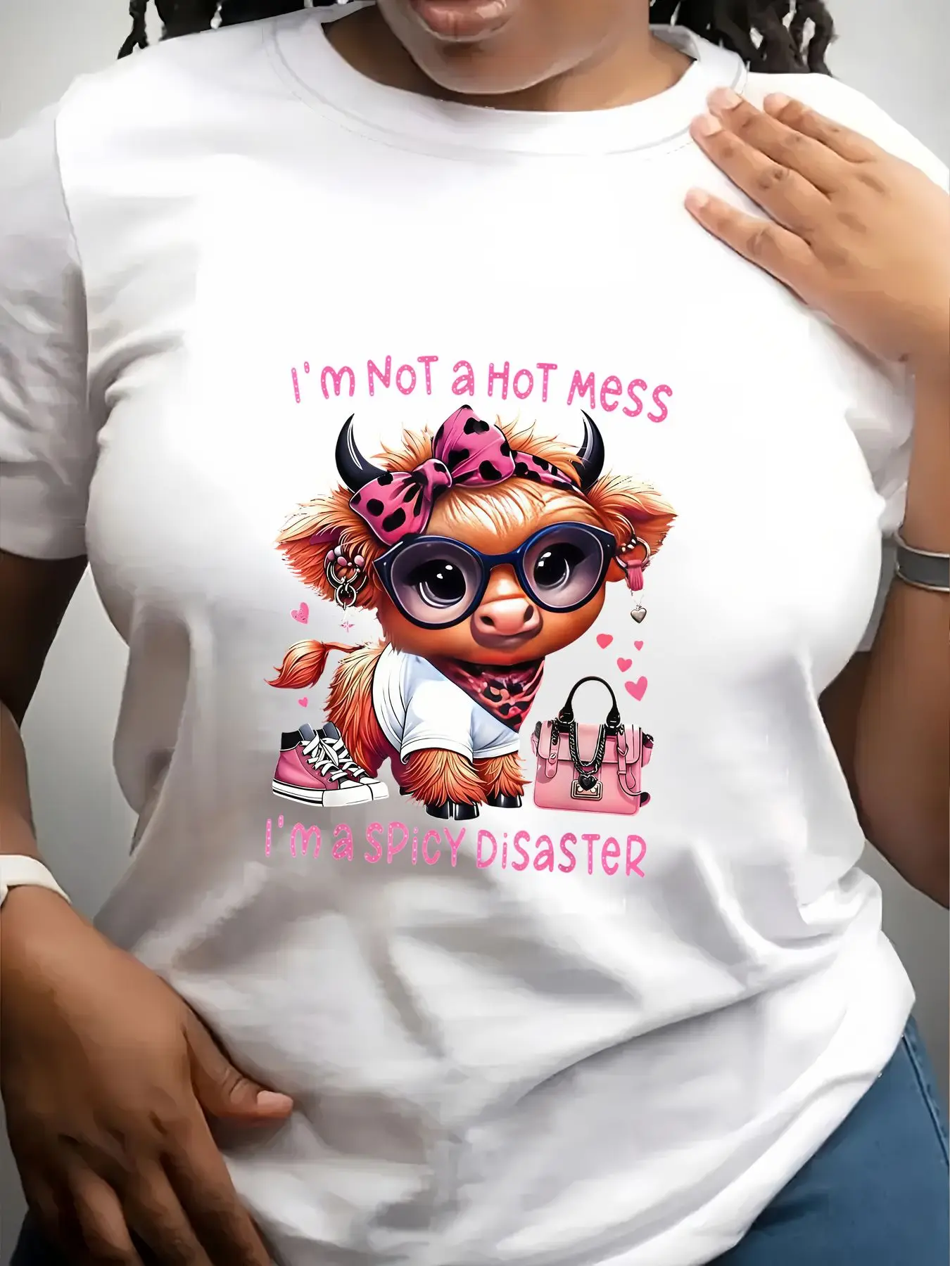 Women's Trendy Crew Neck T-Shirt Cute Cow with Fashion Accessories Suitable for Casual Sportswear