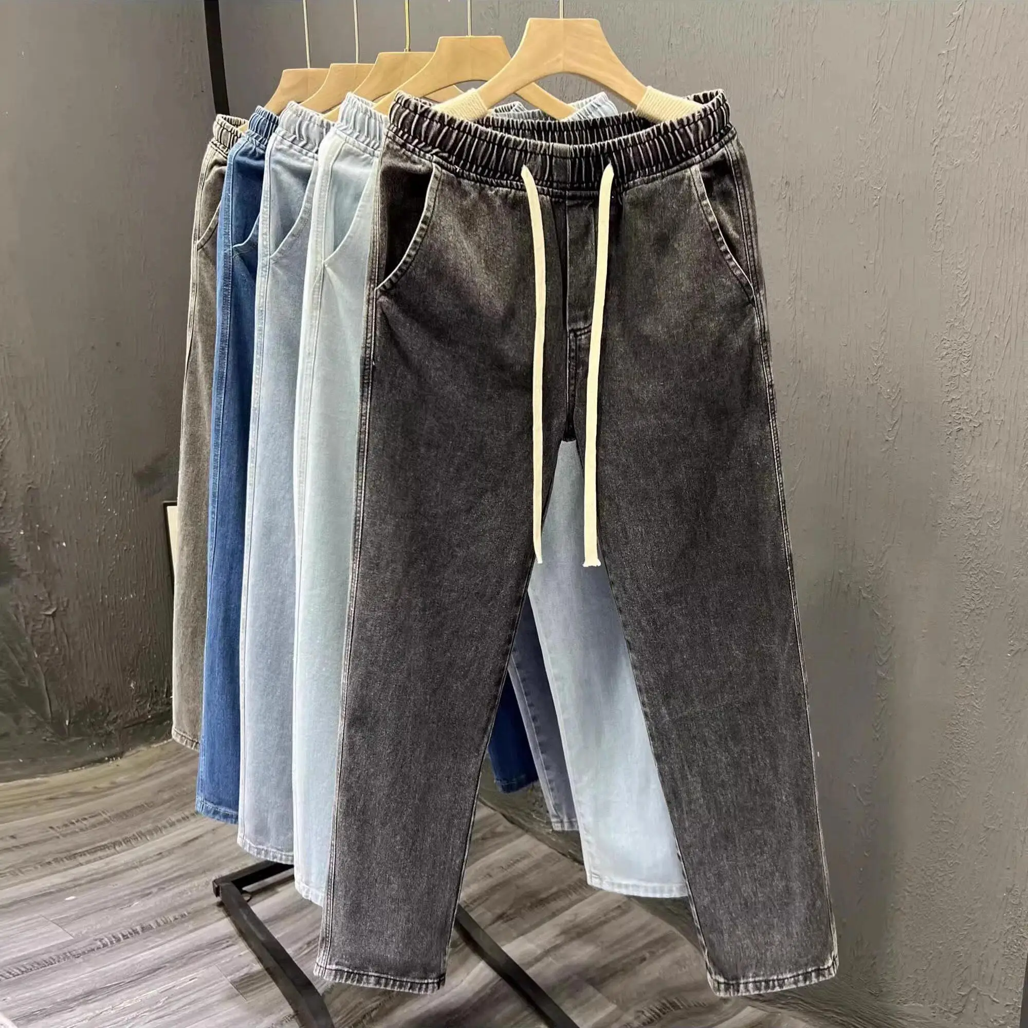 

Teenage Men's Casual Thin Jeans Spring Autumn Loose Fit Elastic Waist Denim Pants with Multiple Pockets Washed Effect