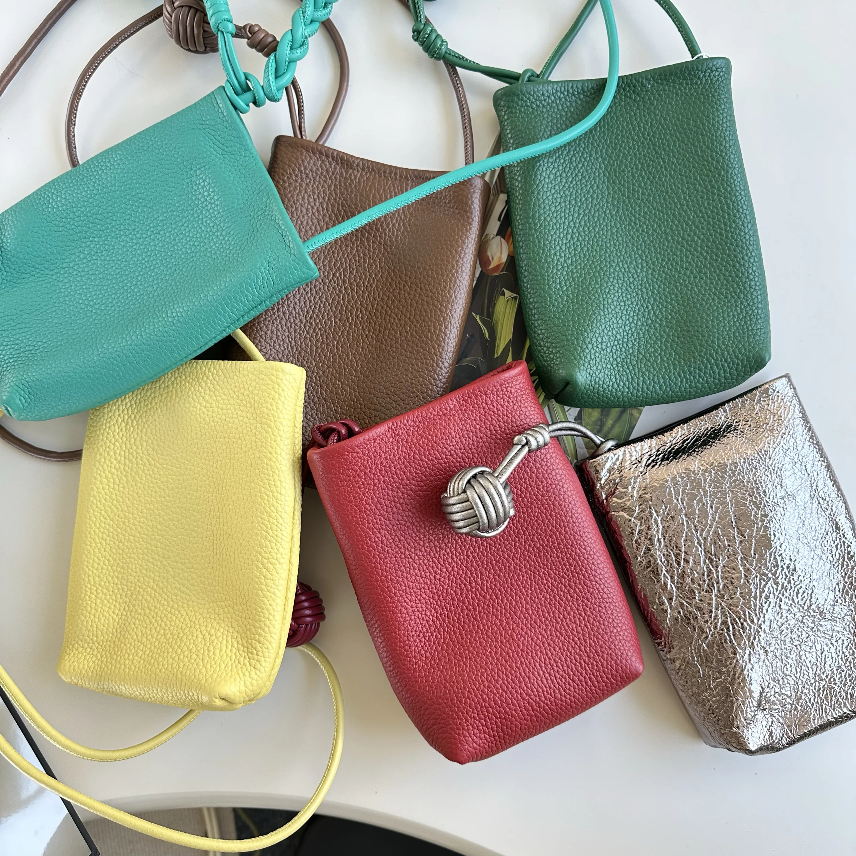 

New Woven Ball Soft Leather Cell Phone Bag Mini Diagonal Cross Litchi Grain Vertical Leather Small Bag FANSU