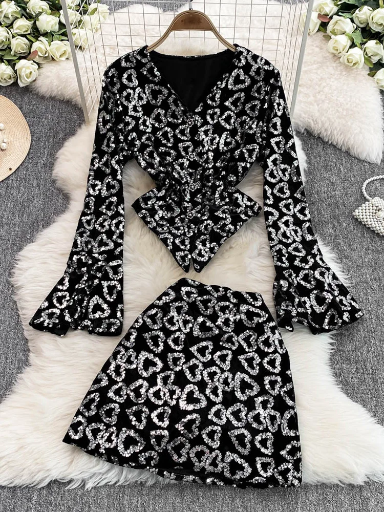 

Women‘s Autumn Dress Sets Retro V-neck Sequined Flared Sleeve Base Shirt Slimming Short Top High Waisted Two-piece Set BL054