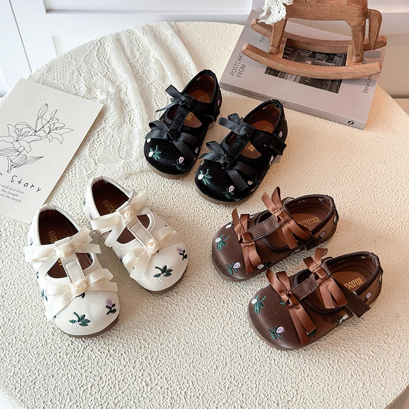 Girls Flats Mary Jane Shoes Embroidered Floral Children Cute Princess Dress Shoes with Bow Decor Kids Leather Shoes Non-Slip