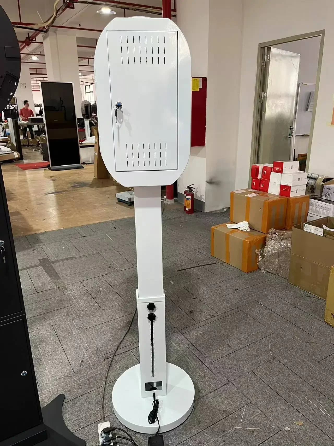 Hot SalesFor Portable Photo Booth DSLR 10.2 10.9 12.9 Inch Selfie Booth With Flight Case Package