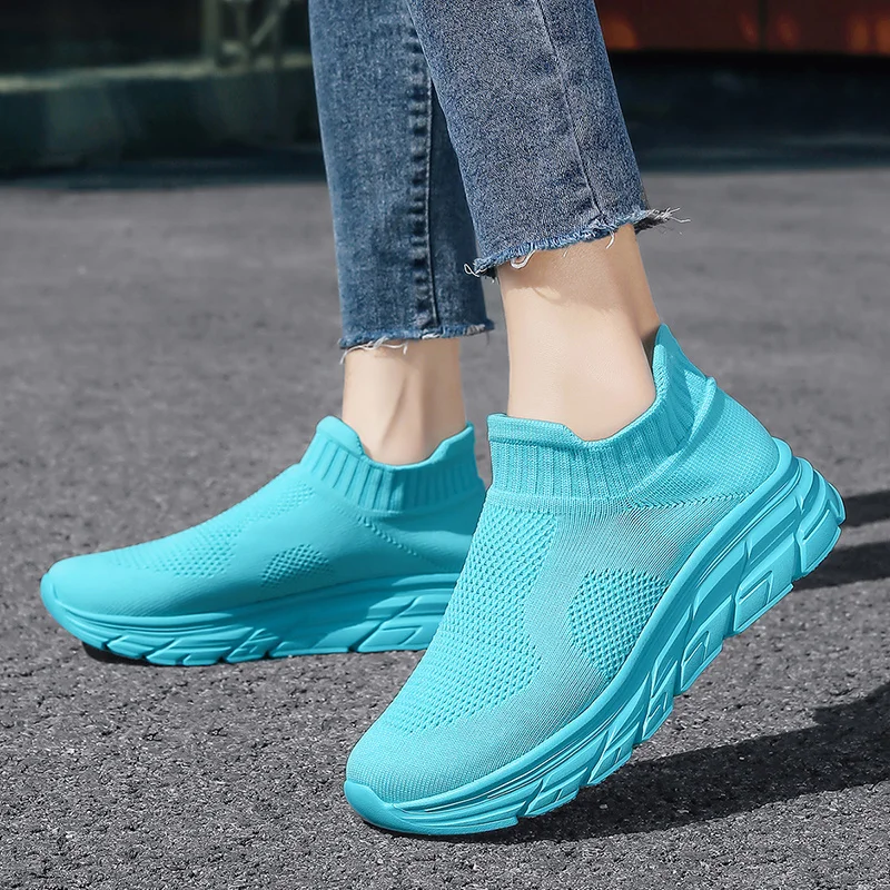 Venda quente barato tênis masculino moda verde tênis de corrida feminino meias respiráveis sapatos deslizamento-on leve unisex sapatos esportivos