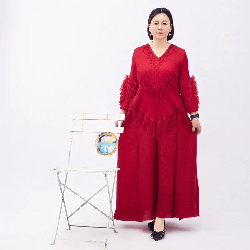 2024 Miyake Extra Long Pleated Dress Women Solid Color Hand-flowered Thick V-neck Mid-sleeve Plus Size Women\'s Robe Women