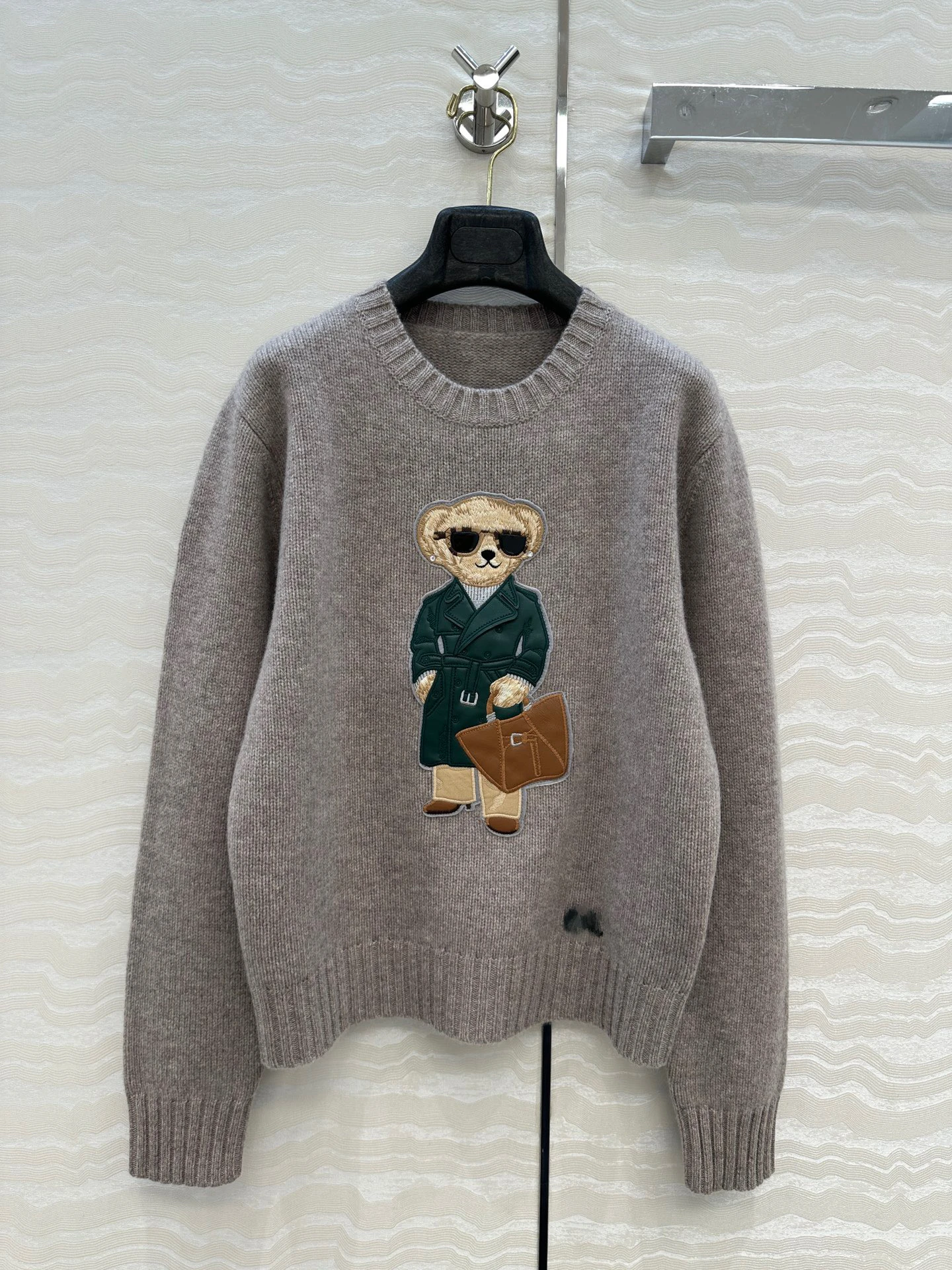 

Модный вязаный шерстяной свитер с вышивкой, круглый, повседневный, женский, осенне-зимний, теплый, с мультяшным рисунком медведя