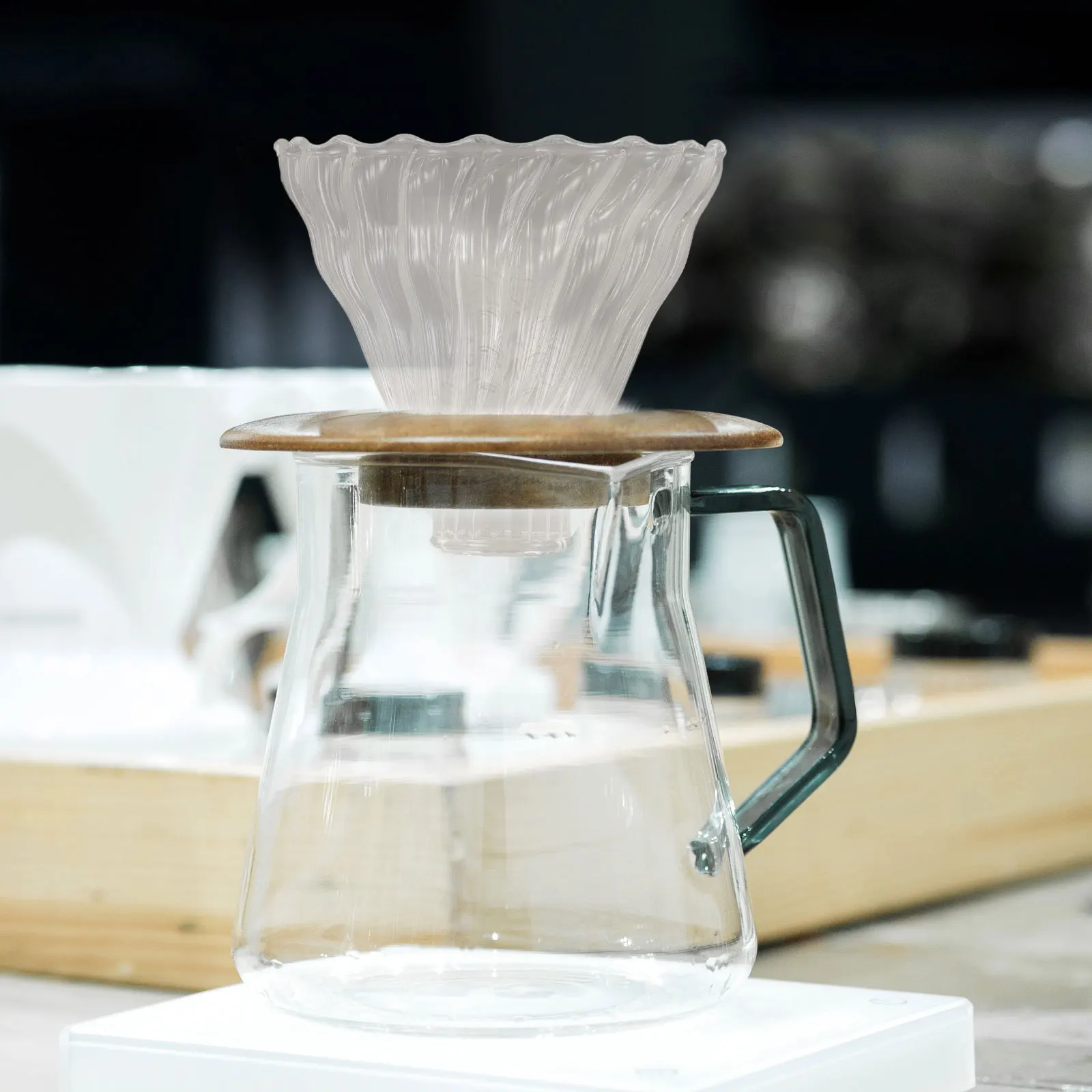 

Premium Spiral Groove Coffee Filter Dripper Glass Brew Tool for Effortless Daily Coffee Preparation Reusable Funnel Cup