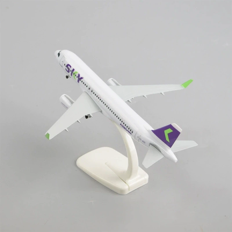 20CM Scale Metal Aircraft Replica Chilean Sky Aircraft Model A320 Airlines Airplane Diecast Model Aviation Miniature Home Decor