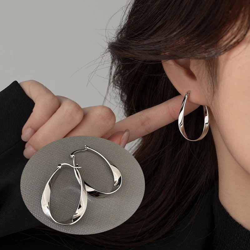 Silver Color Geometric Twisted Hoop Earrings for Women Mobius Strip Compact Earring Femininity Ear Euckle Jewelry Accessorie