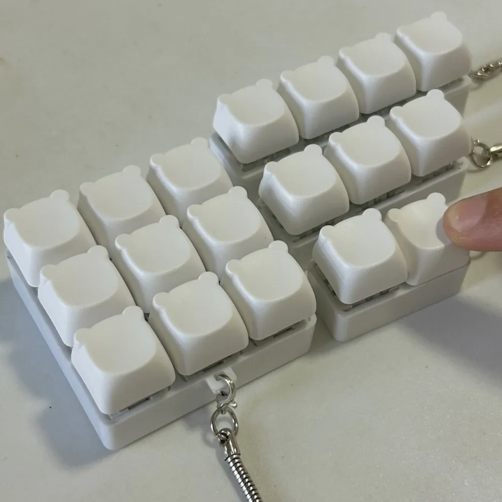 Relaxing 2/3/4/9Keys Fidget Keychain Bear Head Keys Button Button Keychain Pass The Time Relief Stress Fingertip Toys