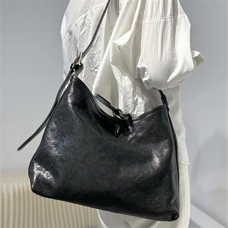 Casual large-capacity genuine leather women's underarm bag outdoor travel designer luxury real cowhide female black shoulder bag