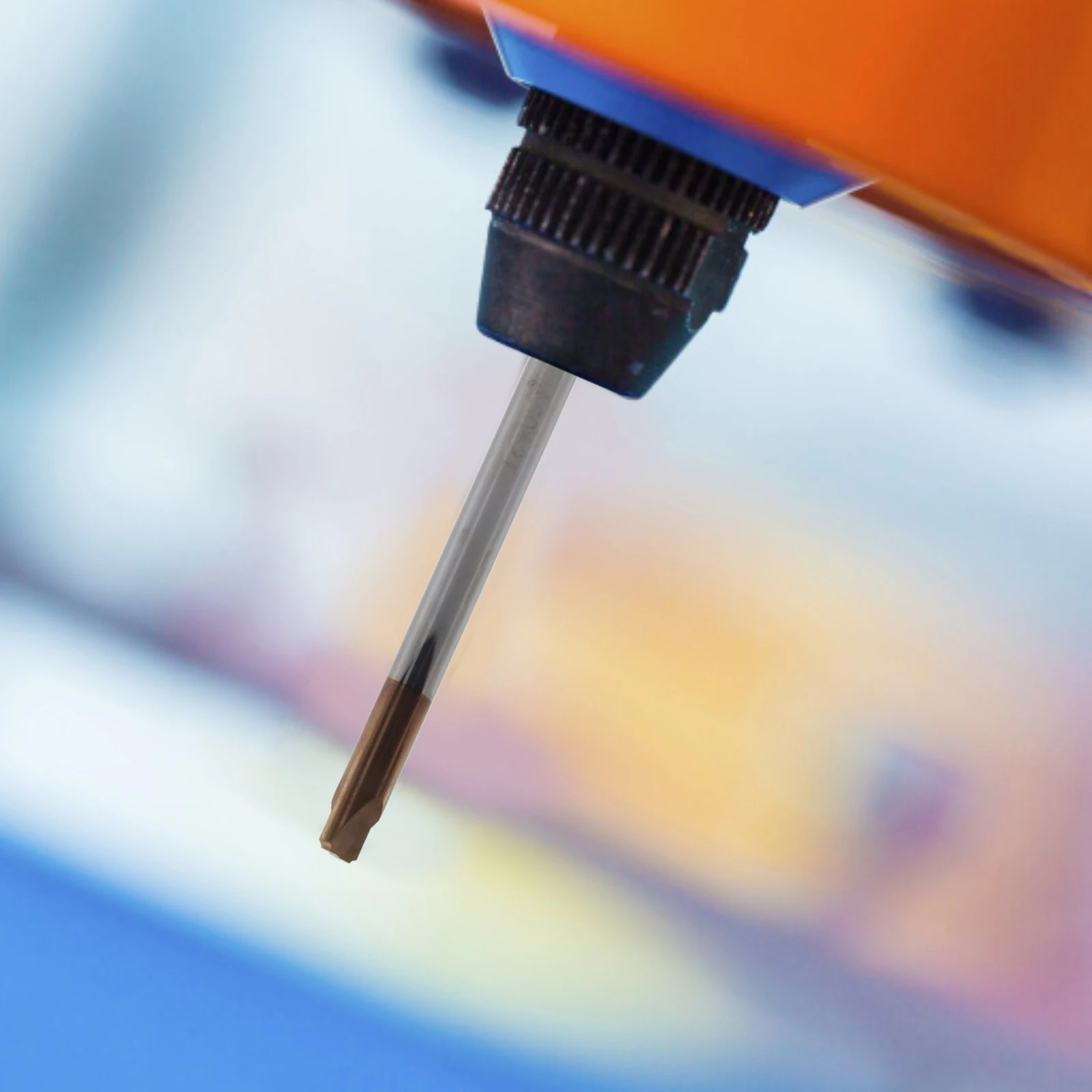 

Фреза концевая угловая с закруглением R1.0-R6.0, твердосплавная, с покрытием TiCN, 4-зубая, для электроинструментов