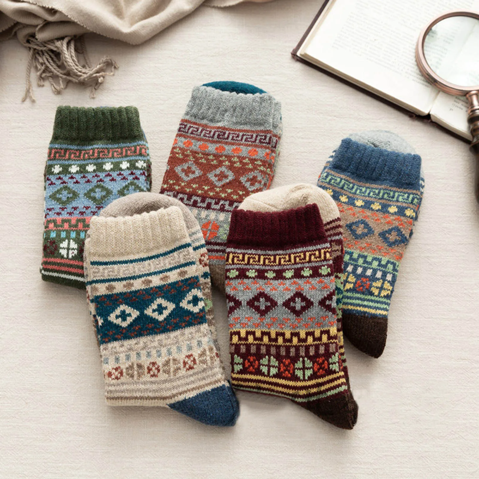 Dames- en meisjesmode Vintage bedrukte katoenen middenbuissokken Herfst en winter Warme, zachte en comfortabele kousen