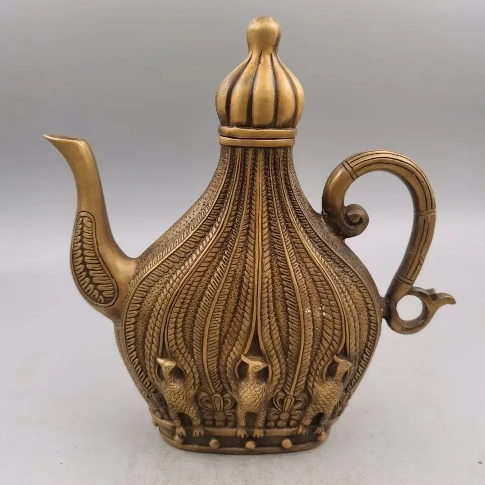 Old Qing Dyansty copper flat teapot,The shape of a bird,Decoration,collection &Adornment,