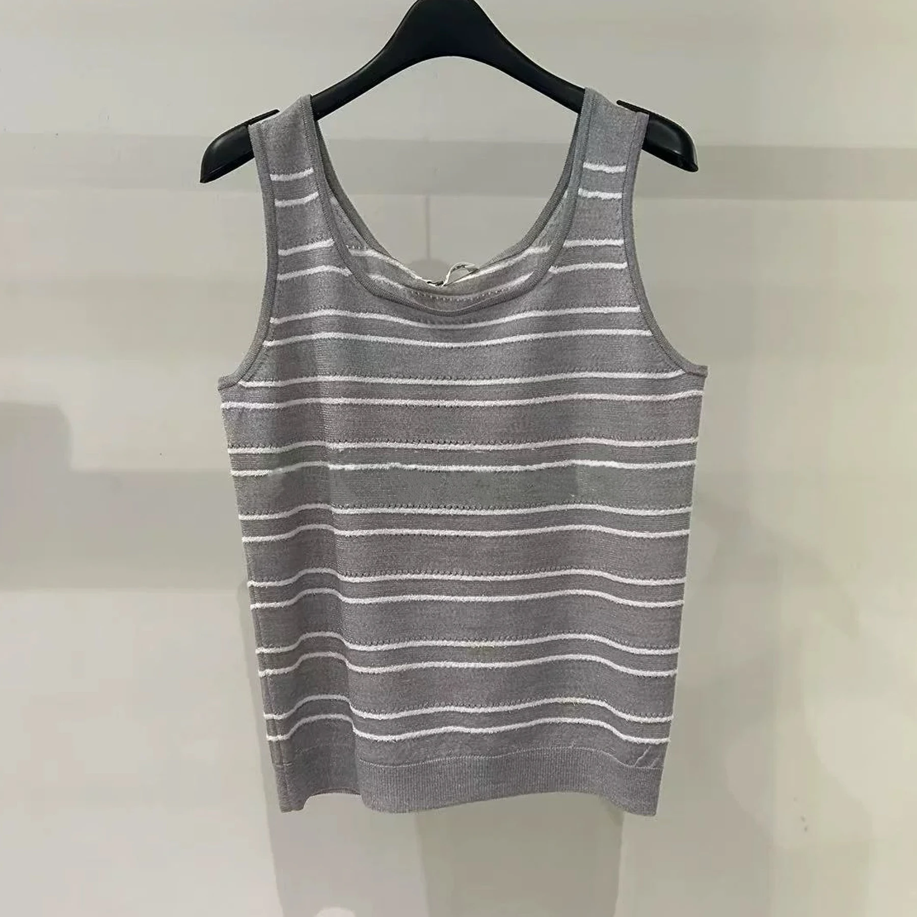 Coreano único Ca25 verano simple a juego cremallera rayas sudadera con capucha de punto cardigan chaleco conjunto viaje Sle longitud regular puro...