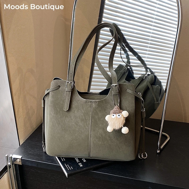 

High Quality Shoulder Bucket Bags For Women PU Leather Pure Color Large Capacity Shopper Totes With Pendant 2025 Latest Handbags