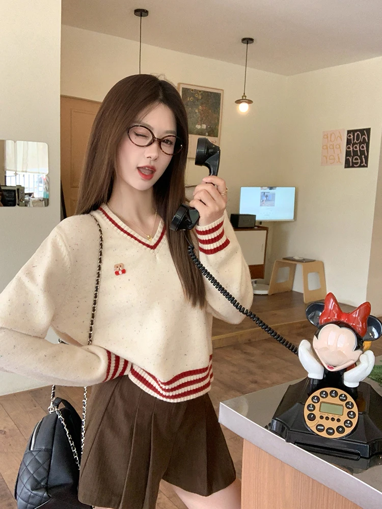 

Zeng XiaoXian Lazy Versatile Apricot V-ne ort Sweater Women's New Arrival Spring Commute Slimming Knitted Top
