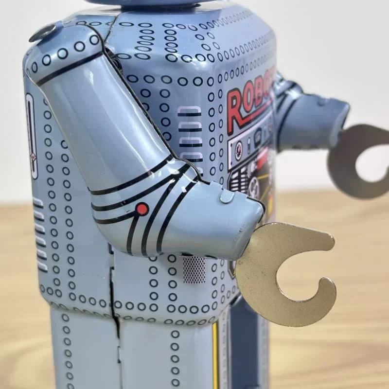 Figurine de Robot Alien en métal rétro, Anime, avec bras mobiles, mécanisme d'horloge, jouet à remonter, cadeaux d'anniversaire et de noël pour enfants