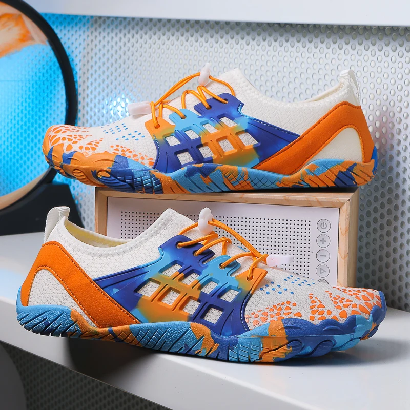 

A pair of children's summer sports fitness shoes, quick-drying drainage water-resistant beach shoes, sizes 35-46，WK-K060