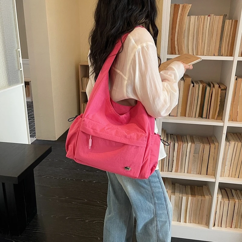 

2026 New Summer Minimalist Nylon Tote Bag Women's Shoulder Bag Large Capacity Versatile Casual Commuting Bag