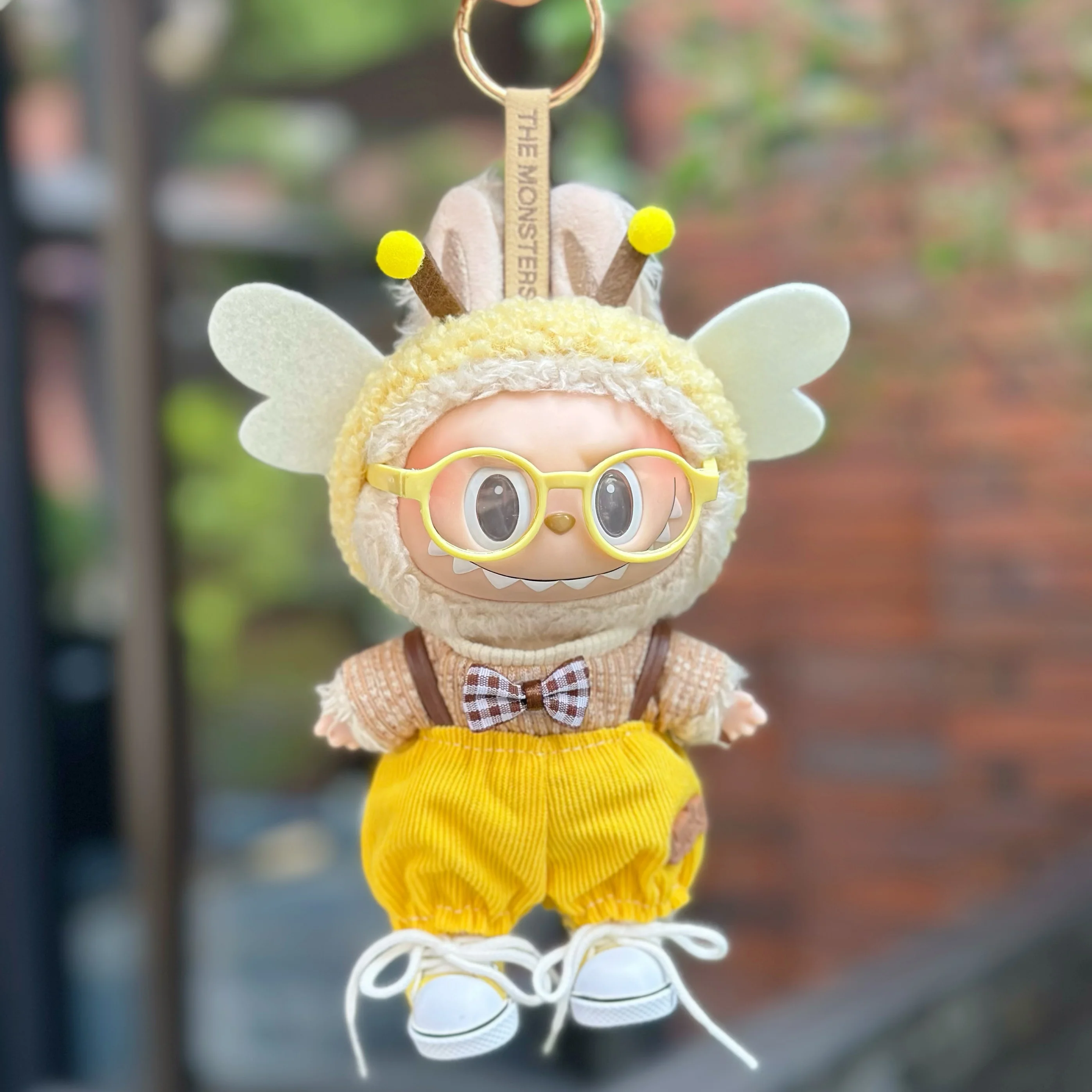 Ropa para muñecas solo para 15cm 17cm Labubu Little Bee vinilo caja ciega figuras colgantes lindos trajes de repuesto