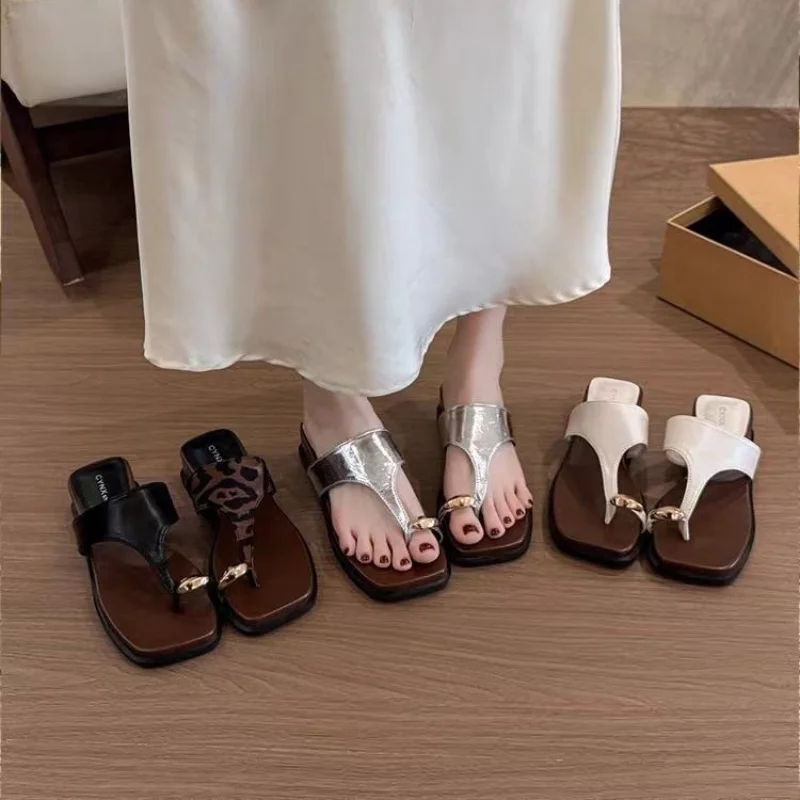 Chanclas antideslizantes de suela gruesa para mujer, para uso en exteriores en verano, sandalias francesas que aumentan la altura.