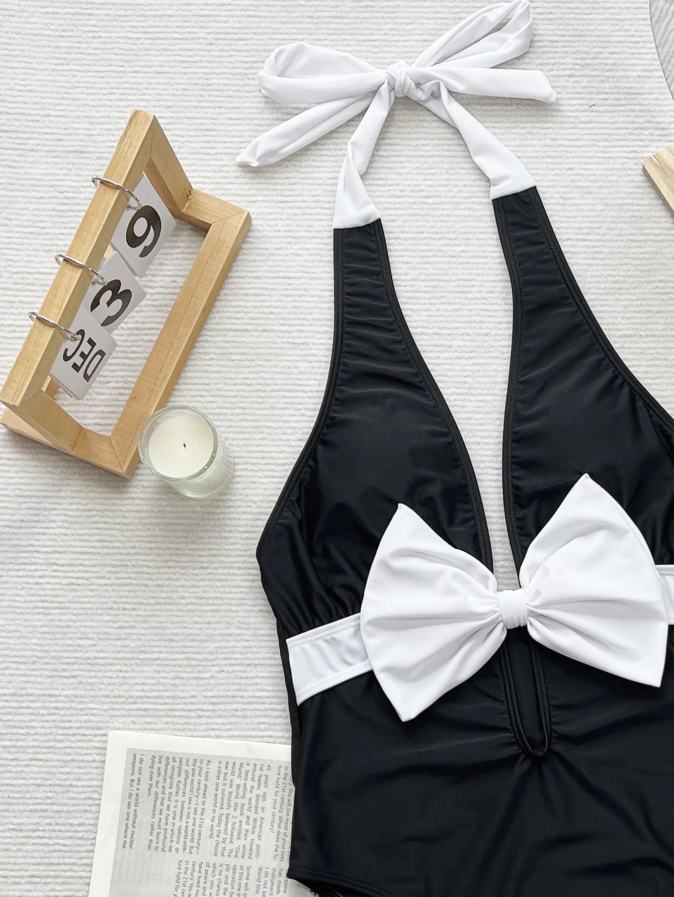 Bowknot S,M,L 사이즈의 비키니 세트 흰색과 검정색 블록 컬러 수영복의 도매 새로운 원피스