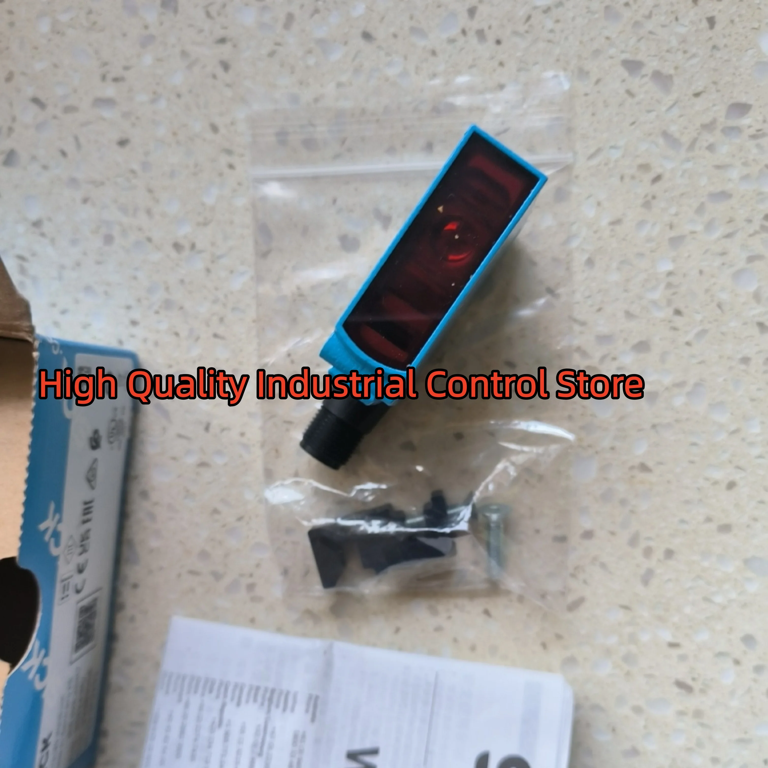 مفتاح مستشعر كهروضوئي WL100L-F2231 WL12-3P2431 جديد في الصندوق