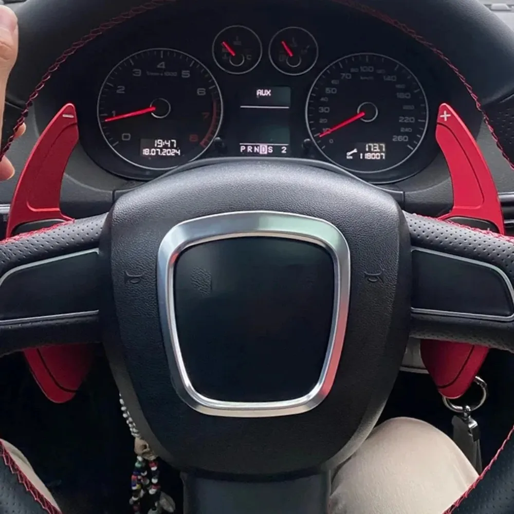 

Для автомобилей AUDI A3 S3 A4 S4 B8 A5 S5 A6 S6 A8 R8 Q5 Q7 TT: Удлинители подрулевых лепестков переключения передач из алюминия