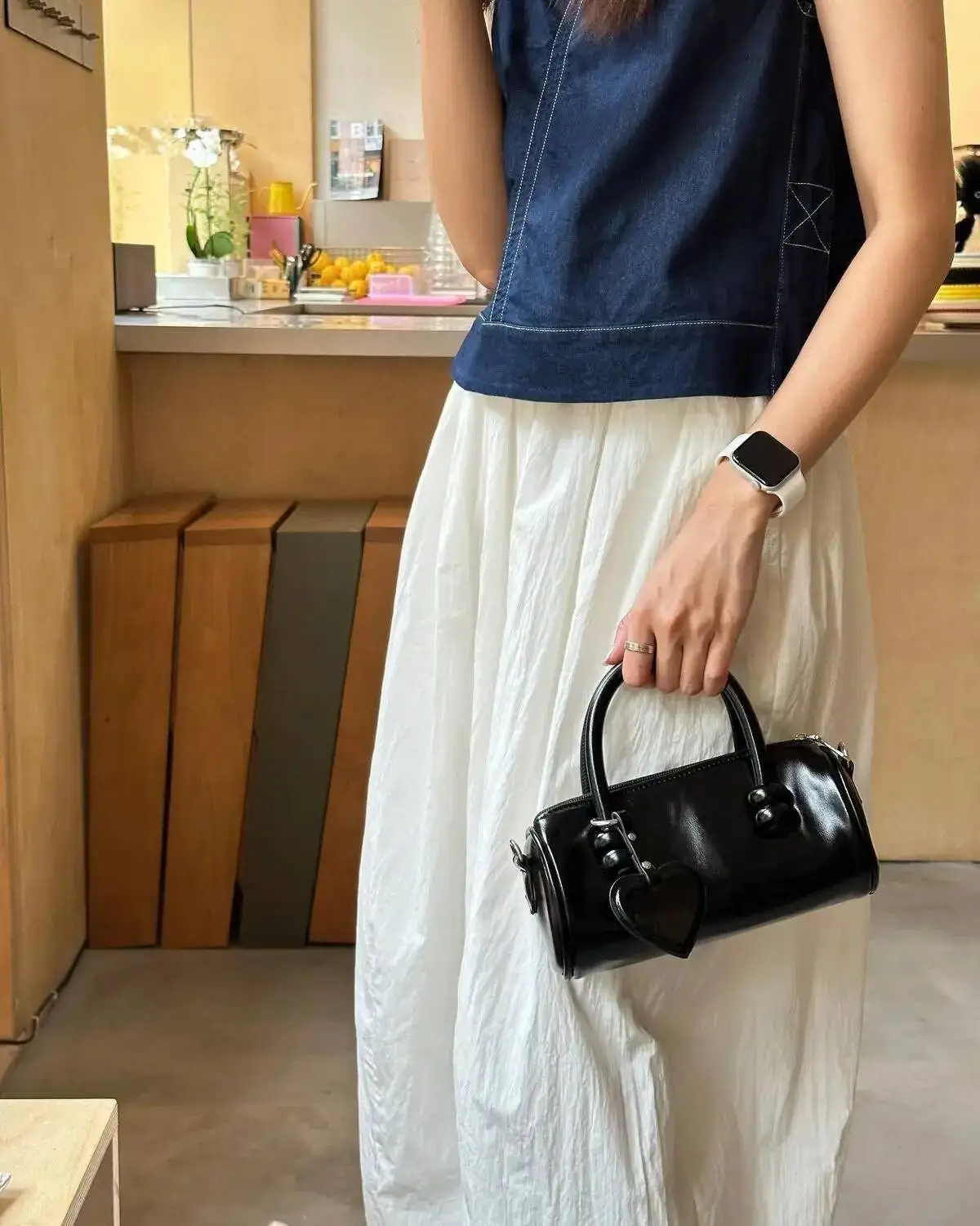 Bloom Vintage Pu Leather Black Messenger Bag Women New Retro Handle Crossbody Bags Ladies Boston Pillow Y2k Handbag Aesthetic