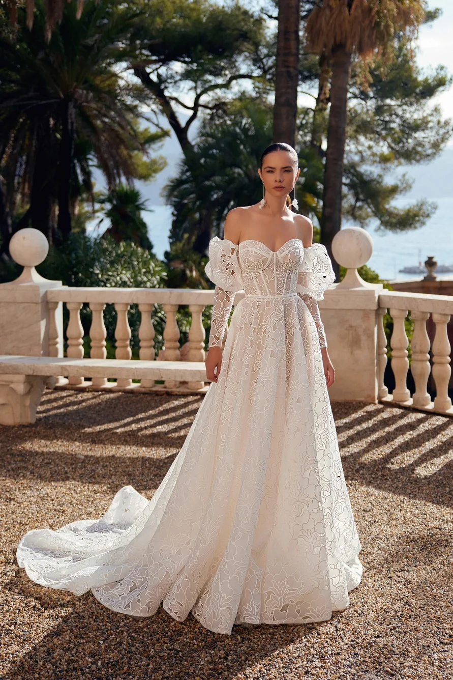 

Lace Up Back Buttons Wedding Dresses Long Sleeves Organza Appliques Lace Puff Sleeves Sweep Train Sweetheart A-Line Floor Length