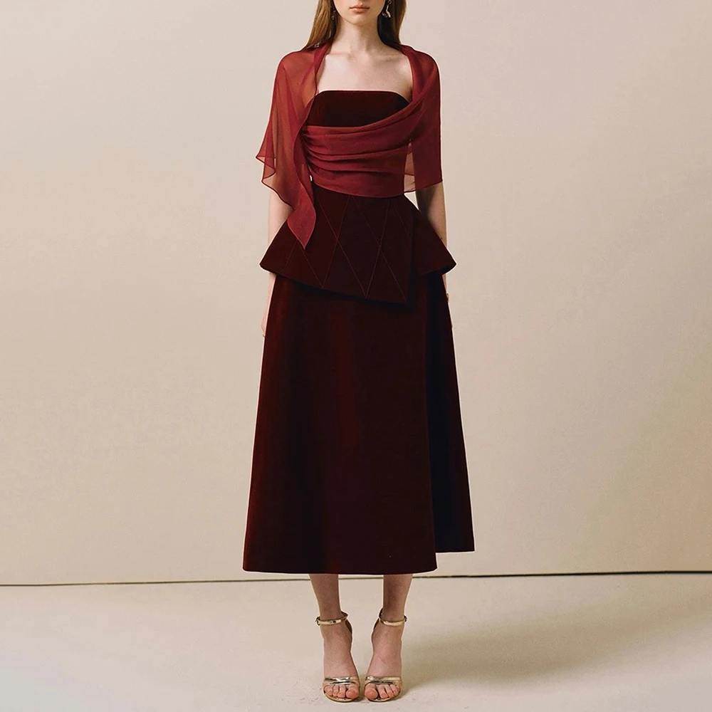 

Customized Strapless Sleeveless Velour Evening Dress With Cape Pleat Backless Party Dress Tea-Length Burgundy Prom Gown
