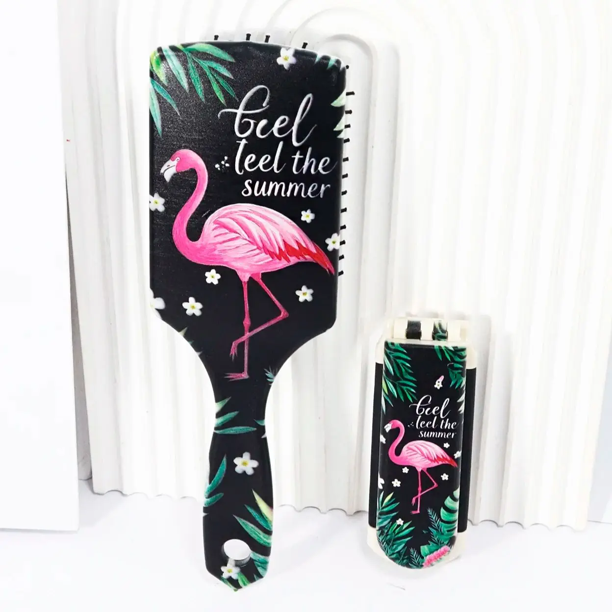 قطعتان من فرشاة الشعر بنمط الفلامنغو، بما في ذلك مشط وسادة التدليك، ومشط مرآة صغير قابل للطي خاص للشعر المستعار الحقيقي #1