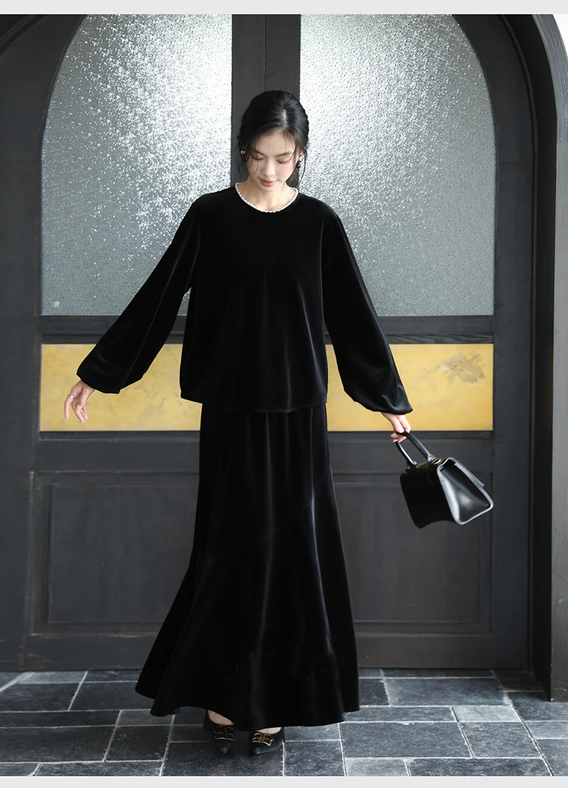 Natural Mulberry Silk Velvet Ladies' Suit Elegant and Noble Charm Luxurious Women's Clothing Set Consisting of T-shirt and Skirt