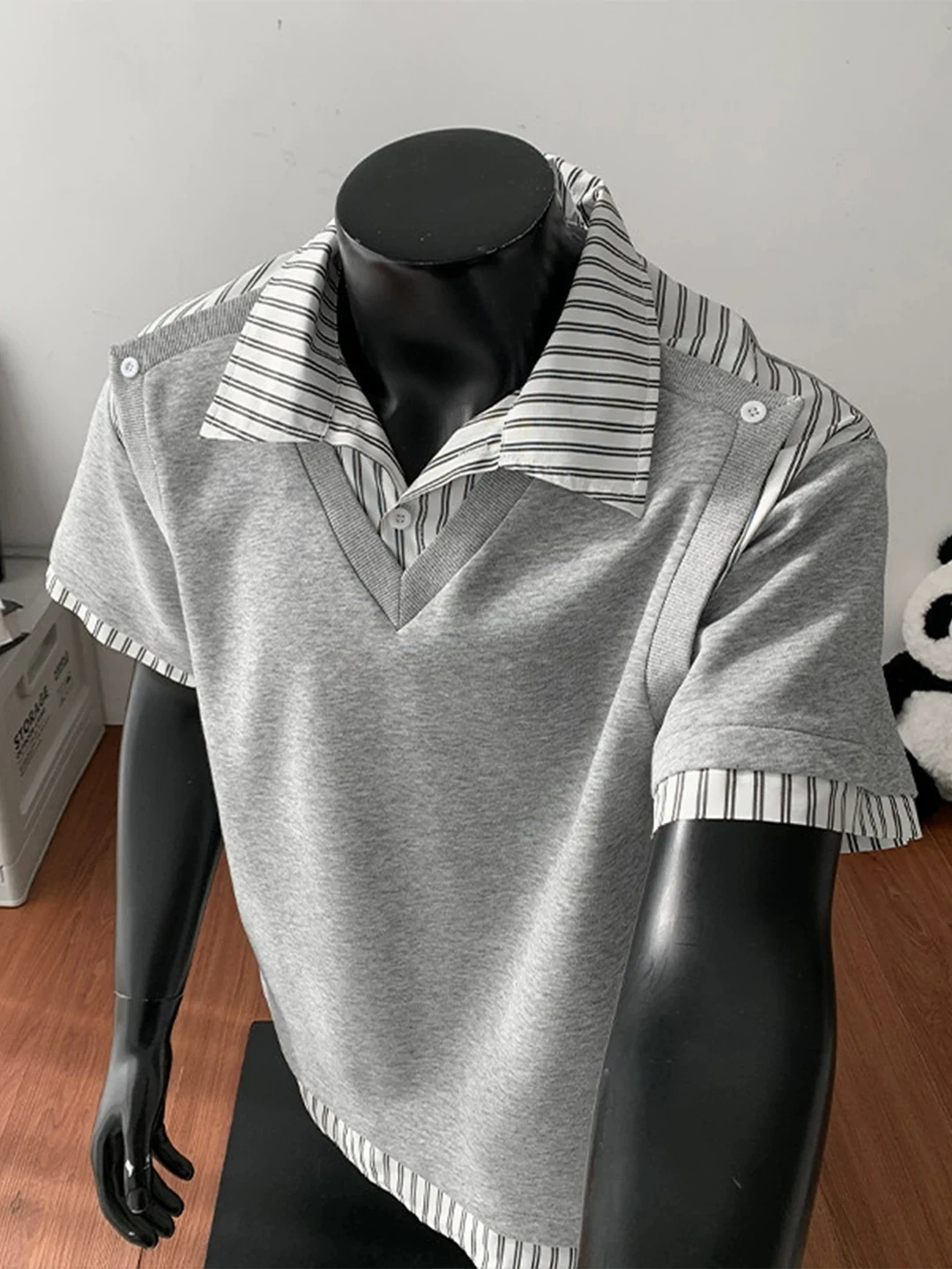 

Unique Design Loose Fit Stripe Pattern Turn-down Collar ort Sve T-irt Women's Summer Casual Color Blo Top