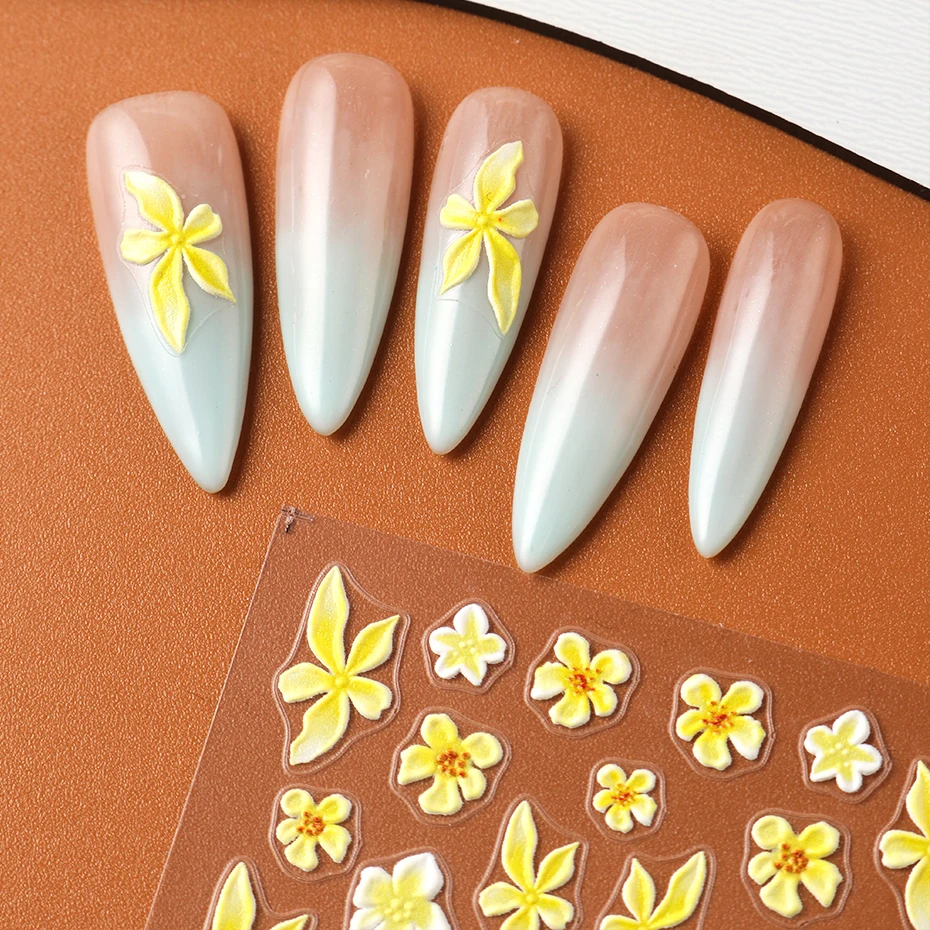 2 pezzi 3D Frangipani Fiore Decalcomania per unghie Fiori gialli Petali Fiore Nail Art Sticker 5D Adesivo Slider Foil Decorazioni per manicure