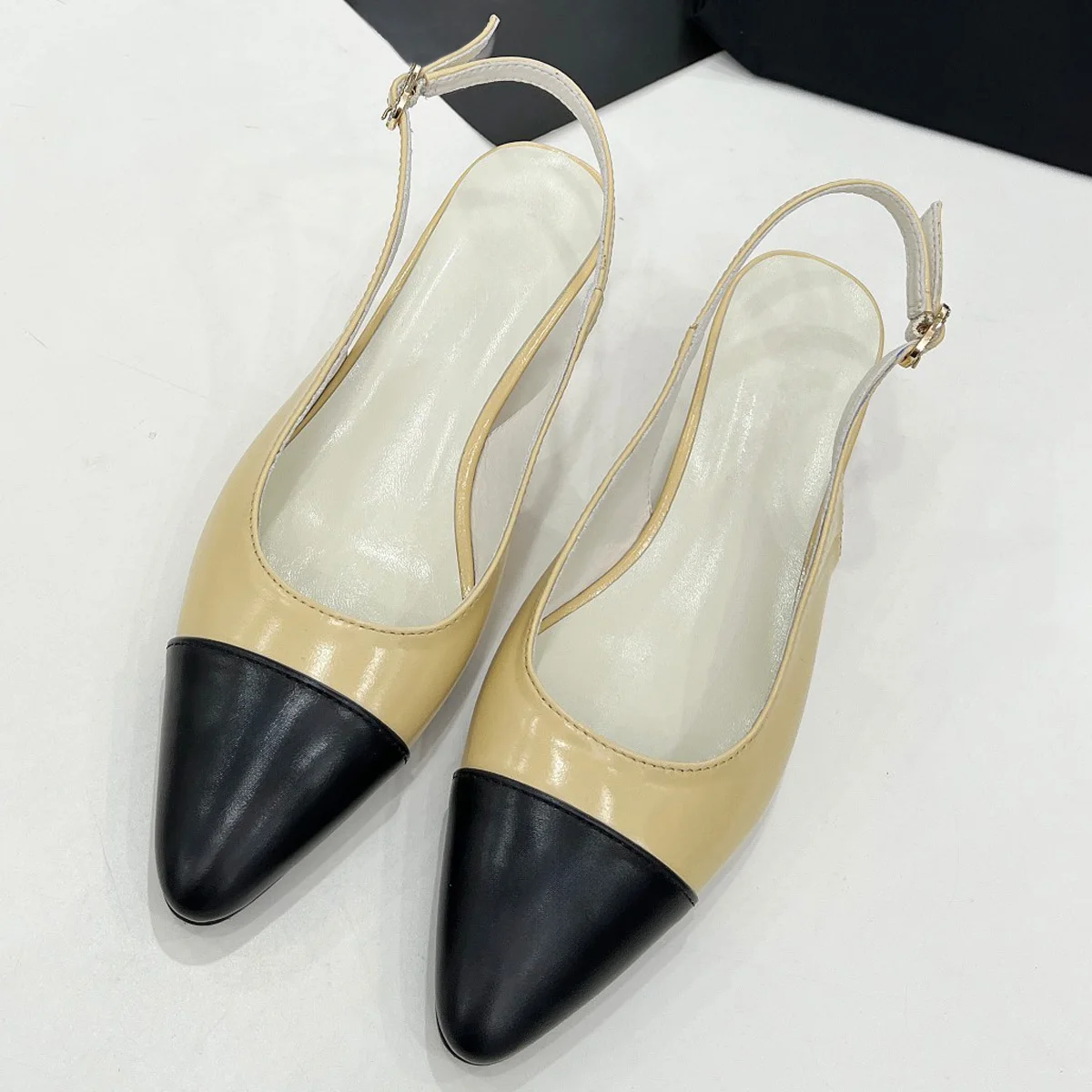 

2026 Women's Two-Tone Cap Toe Wedge Heel Slingback Pumps, Chic Slip-On Heels for Daily & Office Outings YYT26022575