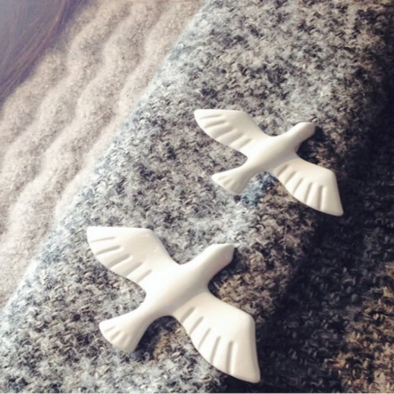 Trendy Animal Brooch Pins Creative Big Collar Suit Versatile Collar Needle Cute Peace Dove White Dove Cartoon Brooch Accessory