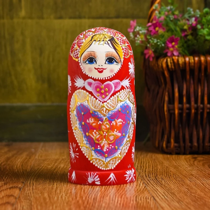 Bambole russe che nidificano. Figurine Babushka dipinte a mano. Bambole per bambini. Giocattolo motorio fine