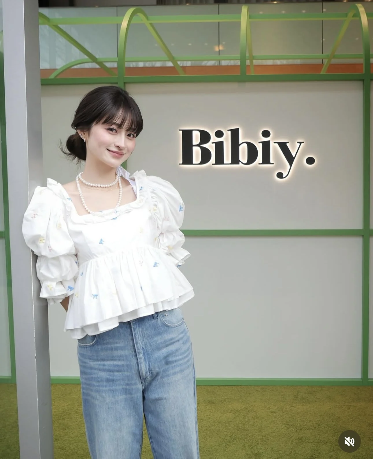 

Sweet Embroidered Knot Small Flower Waist Cinching Shirt Women's Fashion Spring Short Sleeve Breathable Comfortable