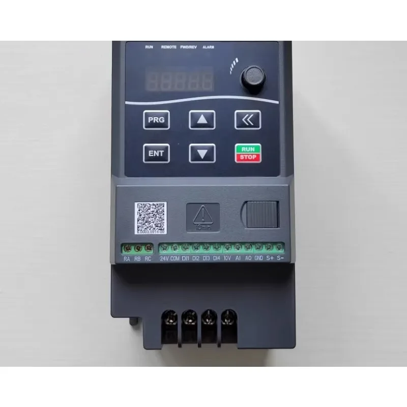 

Inverter VM600G-4T004 three-phase 380V motor speed controller 2S1R5 220 single phase