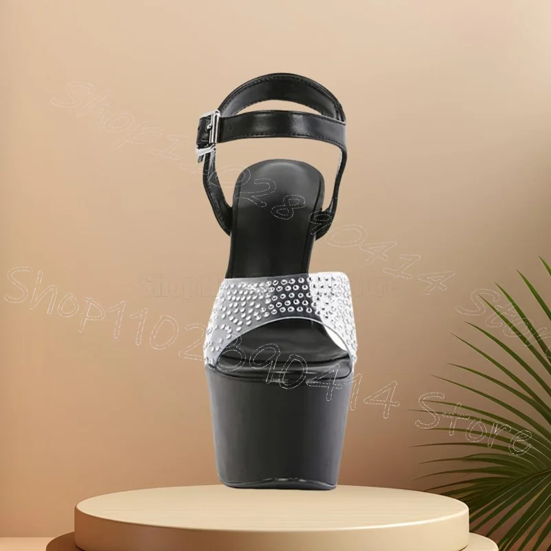 الأبيض بولي كلوريد الفينيل حجر الراين كعب معدني صنادل أرضية مشبك حزام النساء أحذية رقيقة عالية الكعب حفلة يؤرخ 2025 Zapatos Para Mujere