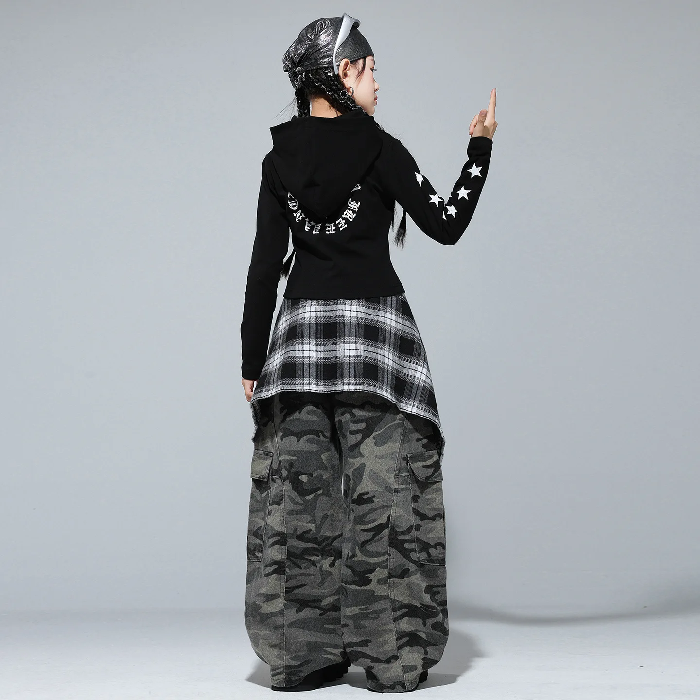 Dziecięca odzież Kpop Hip Hop Czarna bluza z kapturem Krótka koszulka T-shirt Kamuflażowy styl casualowy Uliczny styl Spodnie cargo z zakrzywionymi nogawkami dla dziewczynki Stroje do tańca Ubrania