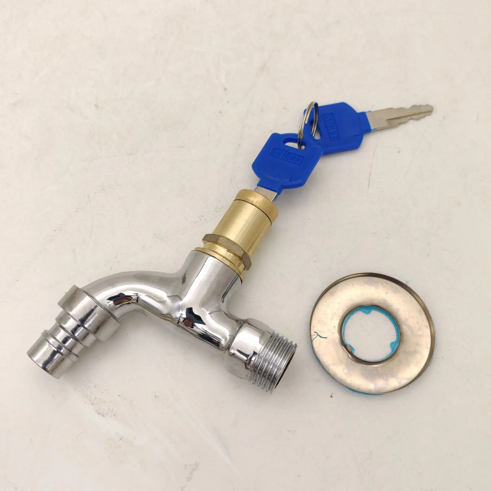 Self-produced and sold outdoor anti-theft key 4 points with lock key faucet 6 points keys faucet