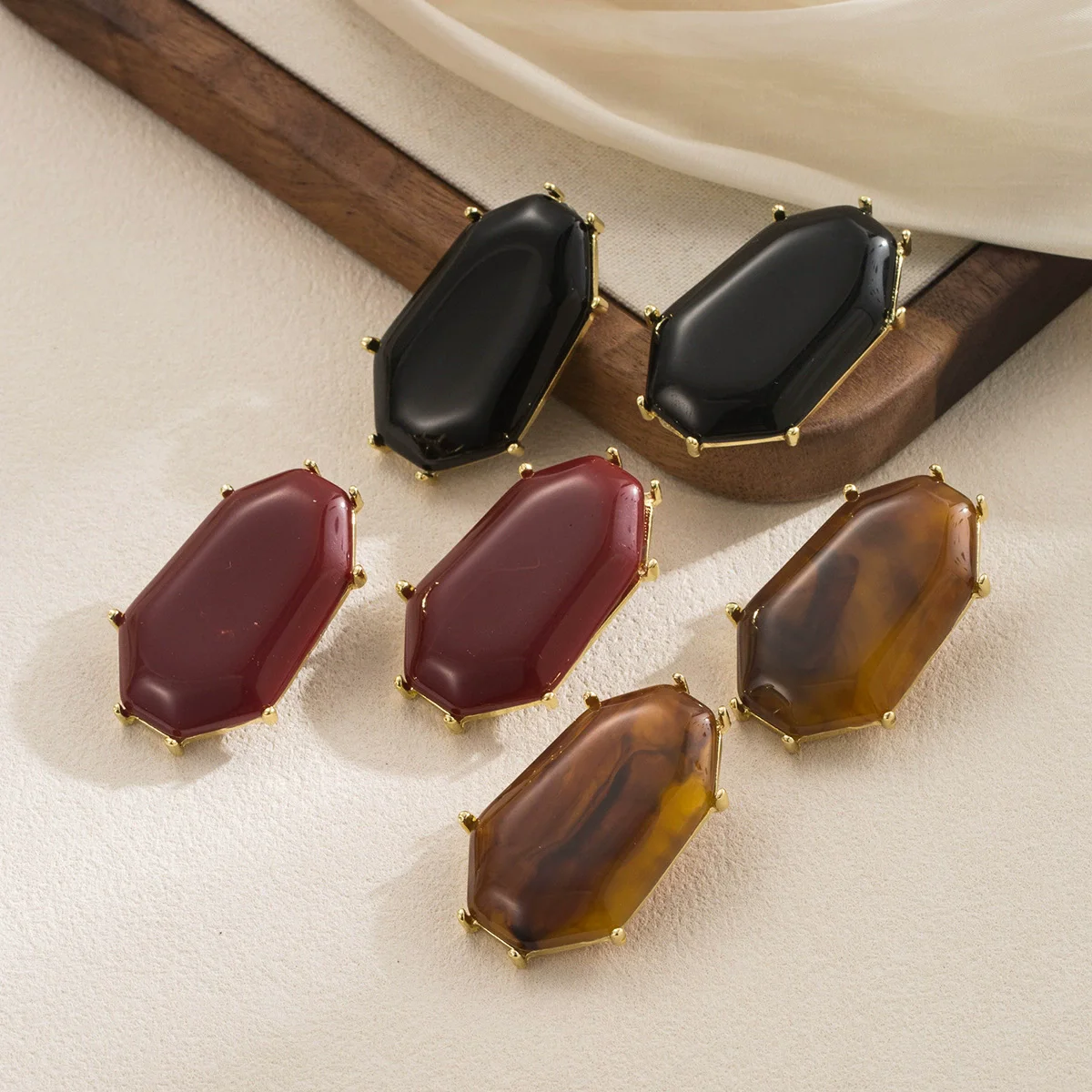 Kshmir Vintage Exaggerated Irregular Resin Earrings for Women European American Personality Unique Jewelry Party Accessory