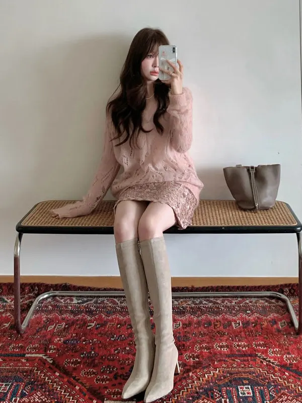 

Шикарный розовый вязаный свитер с V-образным вырезом, модный топ, весенняя коллекция, нежный стиль, женская одежда премиум-качества, теплый и элегантный.