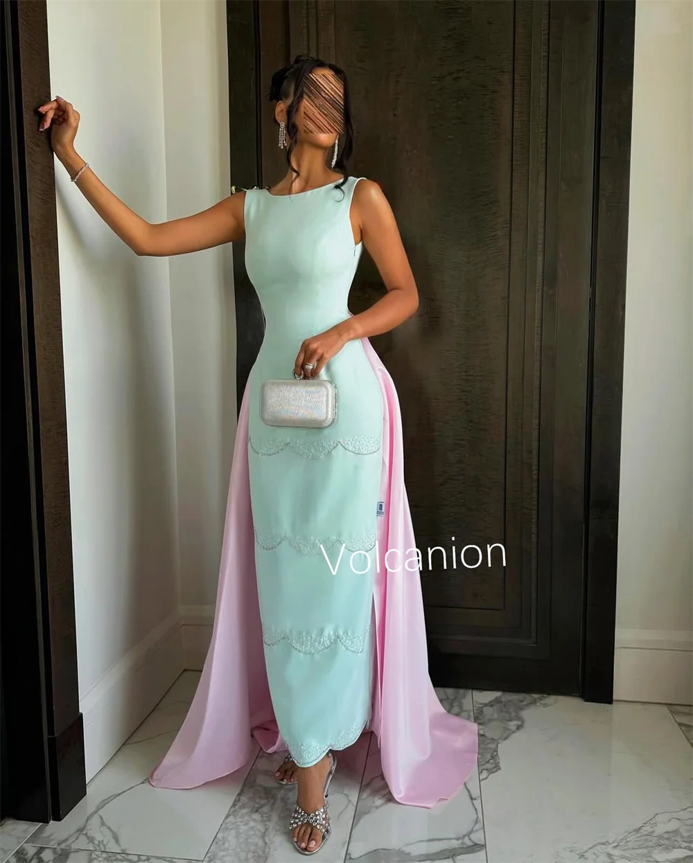 Vestidos midi sem costas retos com padrão de camisa requintado personalizado estilo moderno para ocasiões sob medida