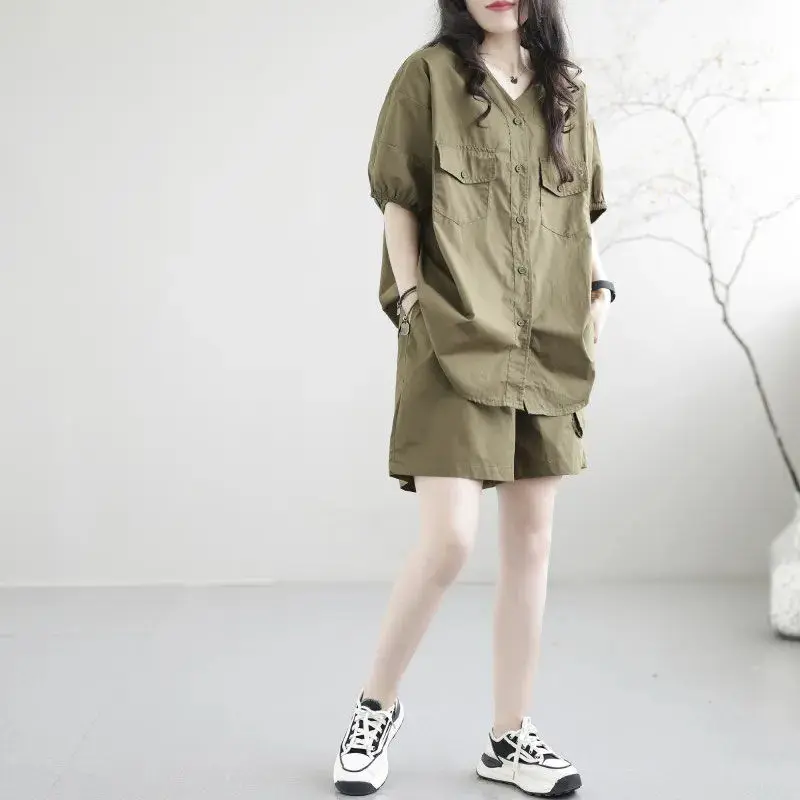 Conjunto de camisa solta feminina de verão com shorts da moda